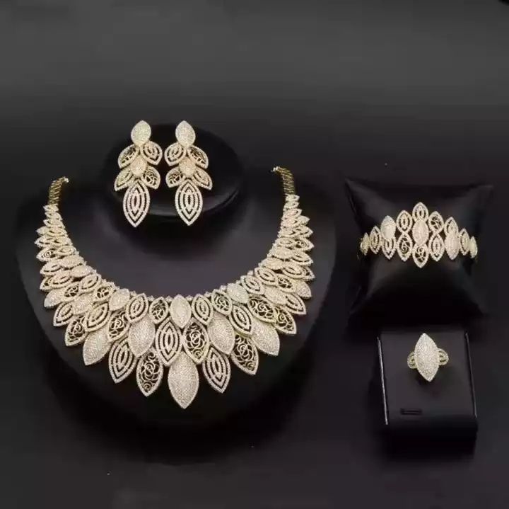 Factory Customized Fashionable Luxury,Elegant Exquisite Diamond Zircon Bridal Jewelry Set/ 