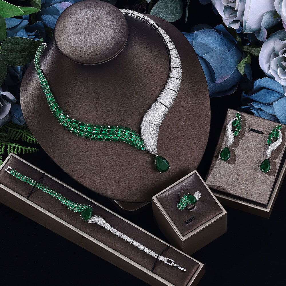 Luxury Designer Fashion Necklace Suit Emerald Zirconia Microscope Ms Senior Banquet Jewelry 