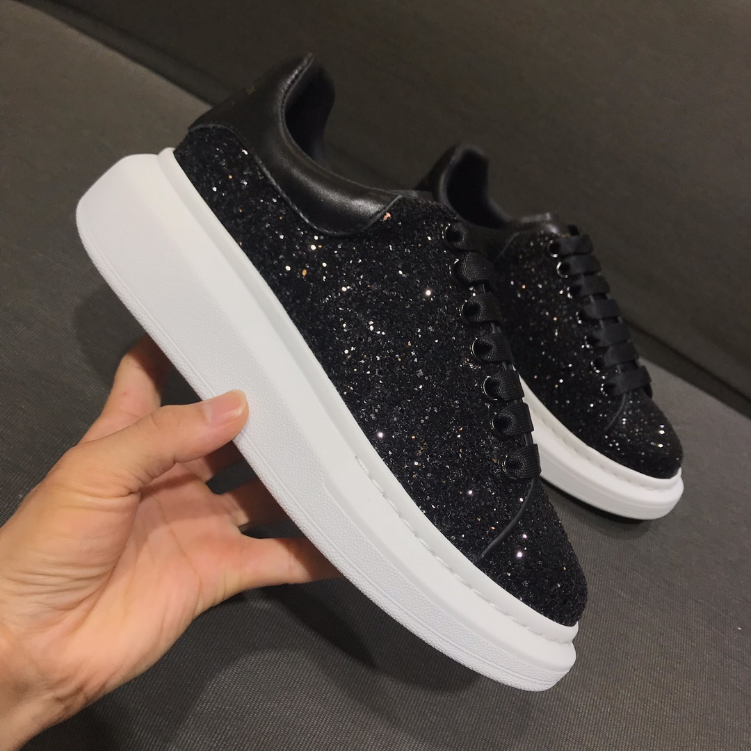 New Alexander Lovers Casual Mens Shoes Thickened Soles Nonslip Womens Sports Shoes 