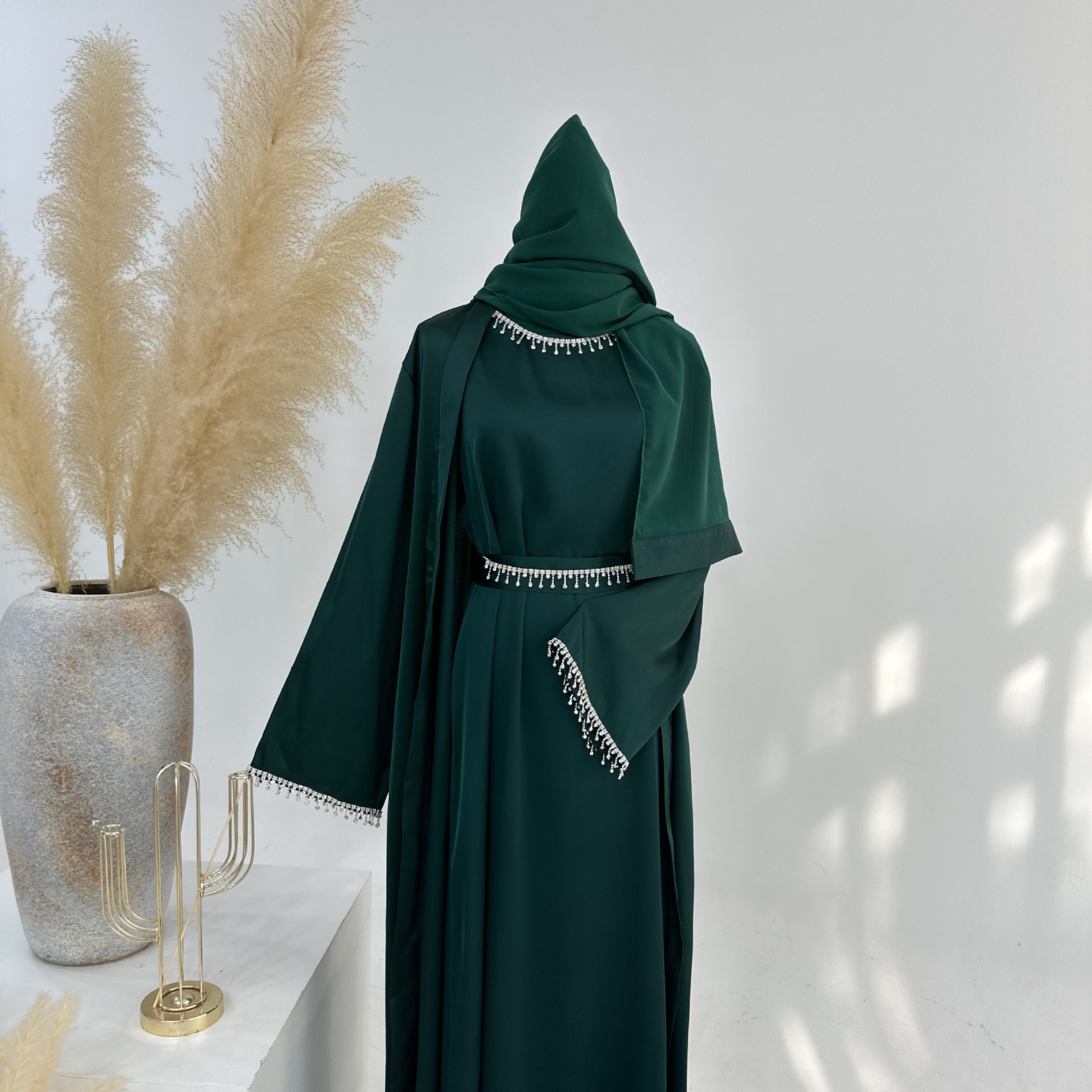 2024 USA New Fashion Modern Muslim Stylish Women Dress for Women With Hijab in Bulk
