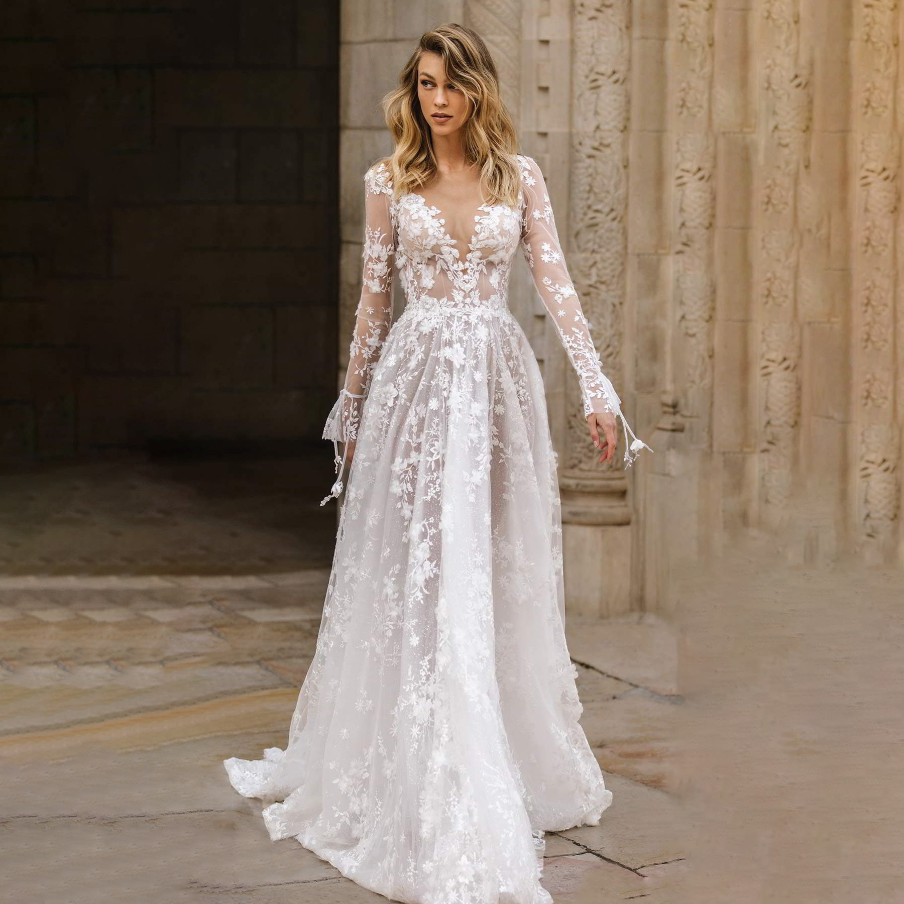 2022 Oem White Lace Sexy Dress Women V-neck Backless Long Evening Elegant Dresses Long Sleeve Flowers Sexy Party Dress 