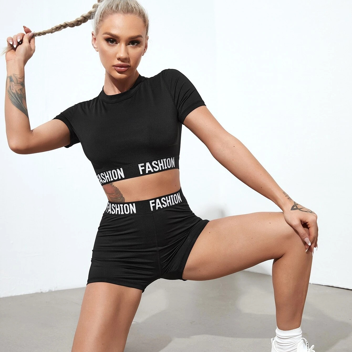 Custom Seamless Yoga Set Sport Suit Women Workout Clothes Athletic Gym Set Short Sleeve Crop Top Yoga Shorts Fitness Sportswear 