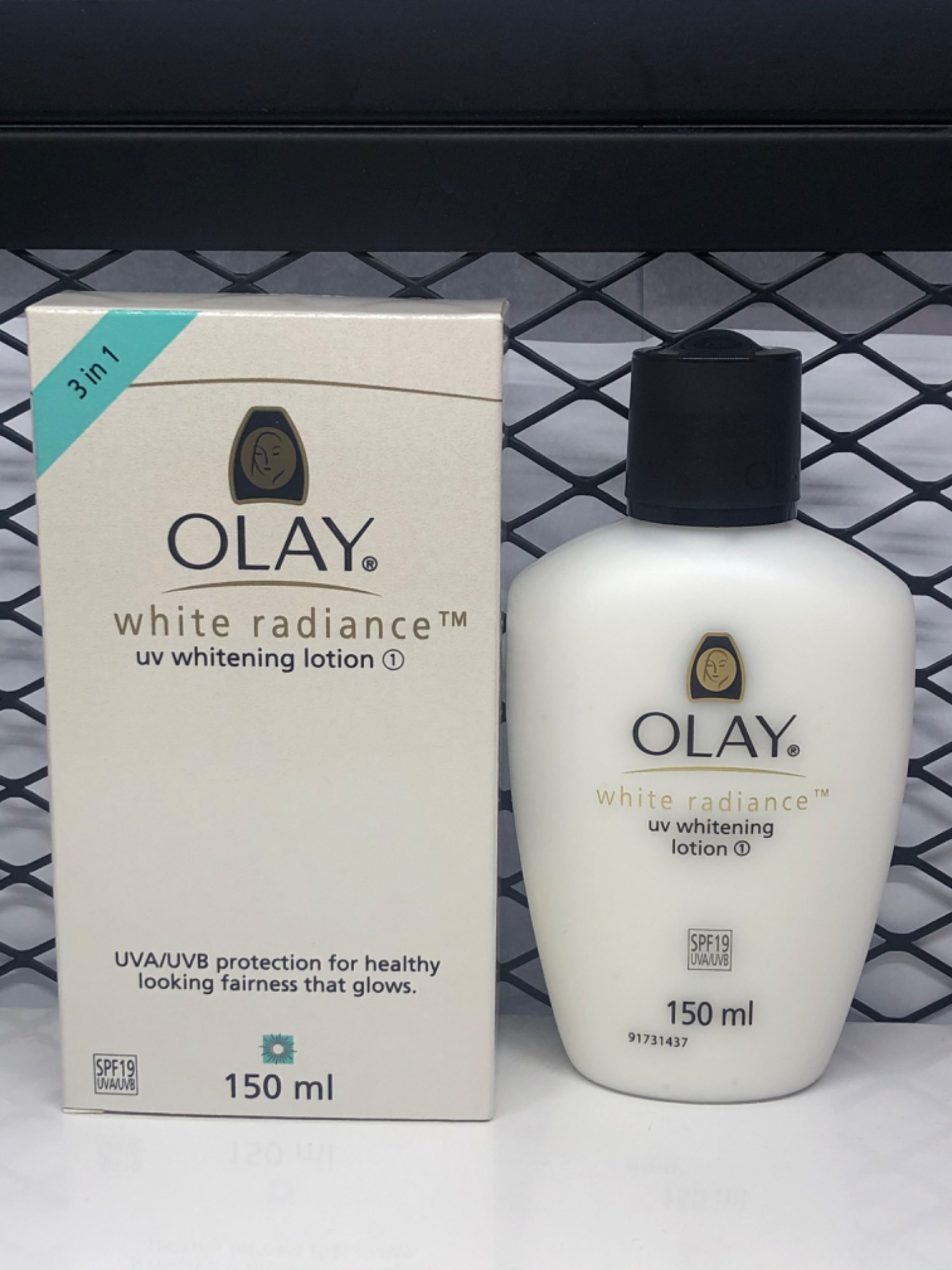 Olay White Radiance UV Whitening Lotion SPF19 3in1 150ml (Exp 05/2024)